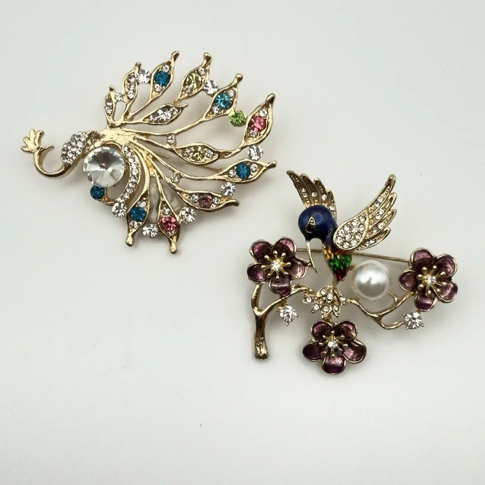 Hummingbird & Peacock Brooch Set Gold Tone Rhinestone Enamel Bird Pins
